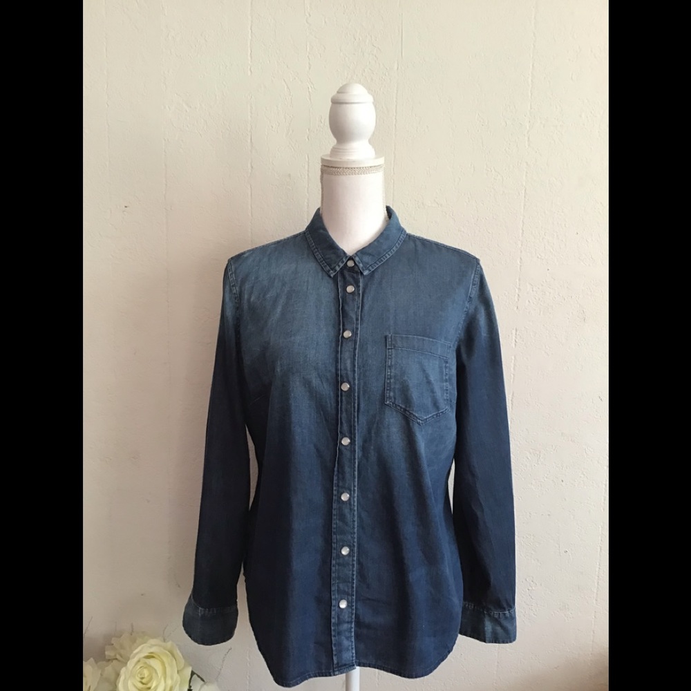 Chico’s 1 denim long sleeves button down shirt